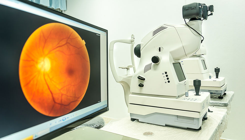 iStock 1216658919 fundus camera