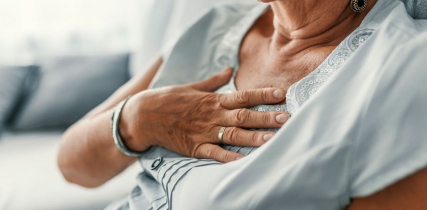 iStock 997796862 Patient holding chest